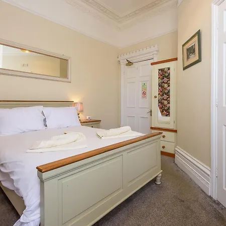 Hillcrest 4* Whitby